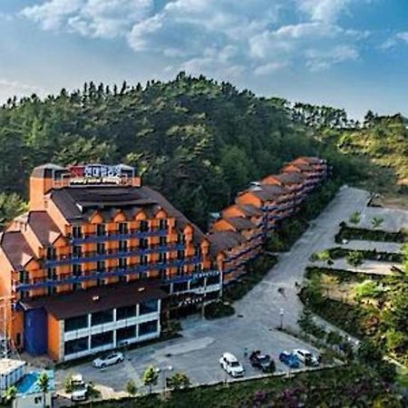 Hyundai Elliot Hotel And Resort Pyeongchang Bagian luar foto